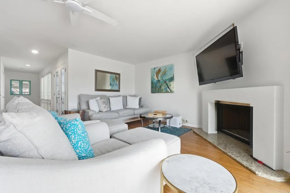48 Antigua Court Coronado, CA 92118