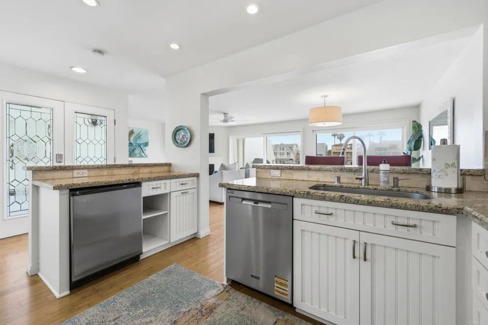 48 Antigua Court Coronado, CA 92118