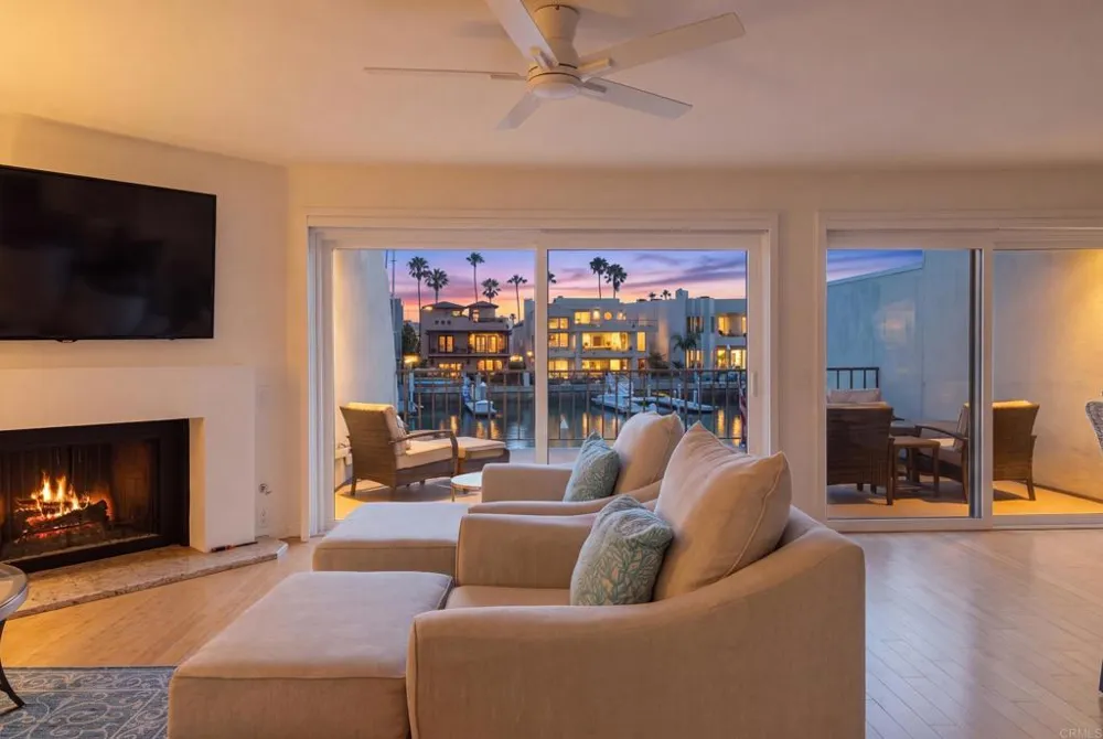 48 Antigua Court Coronado, CA 92118