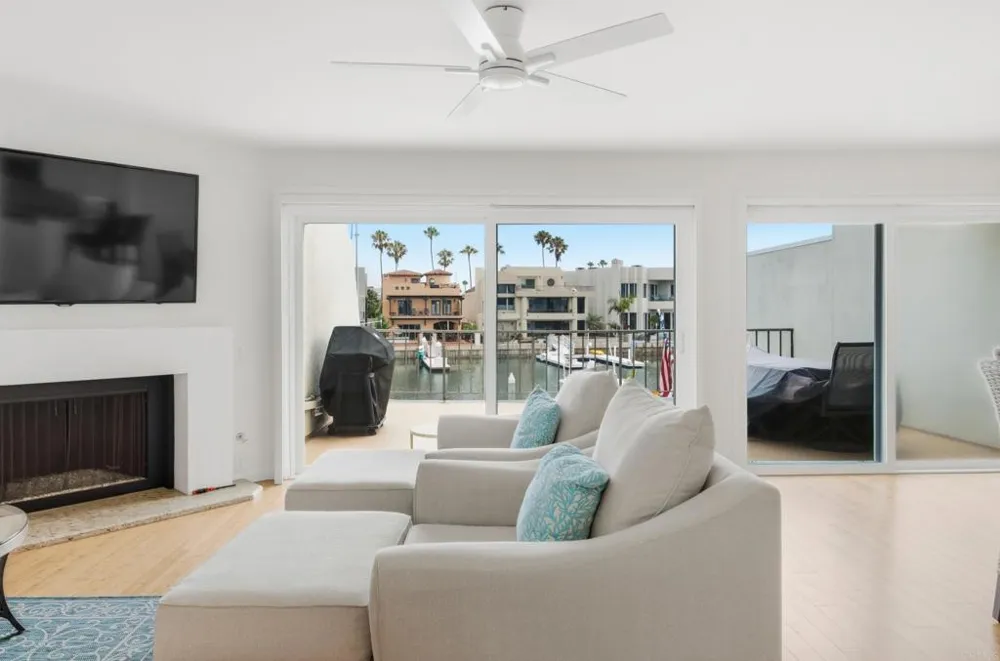 48 Antigua Court Coronado, CA 92118