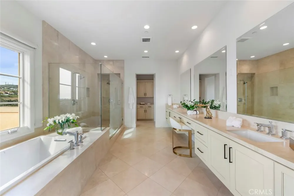 31 Seawatch Newport Coast, CA 92657