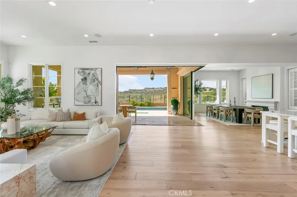 31 Seawatch Newport Coast, CA 92657