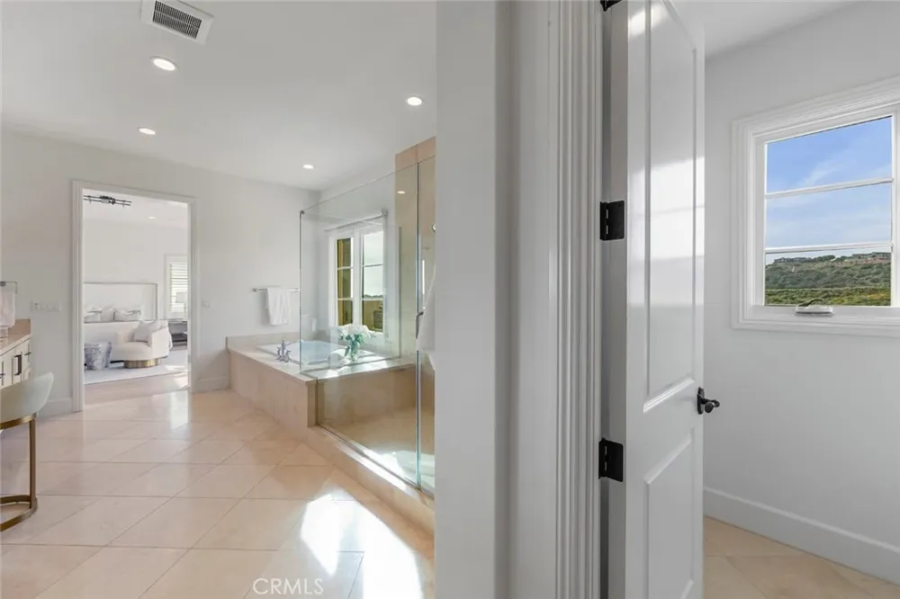 31 Seawatch Newport Coast, CA 92657