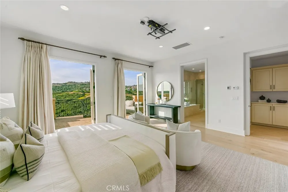 31 Seawatch Newport Coast, CA 92657