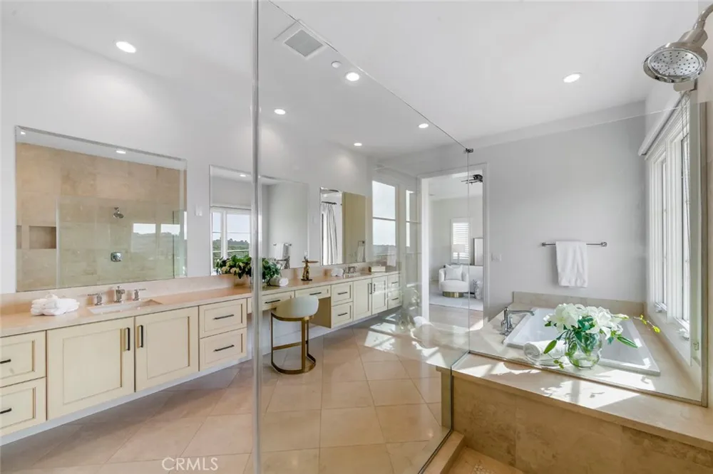 31 Seawatch Newport Coast, CA 92657