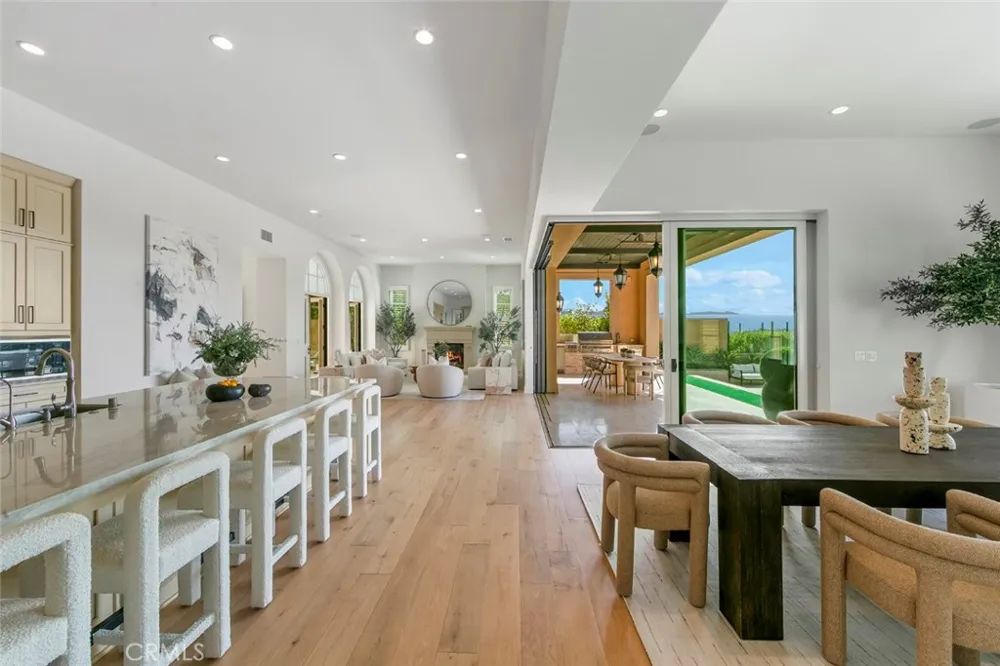 31 Seawatch Newport Coast, CA 92657