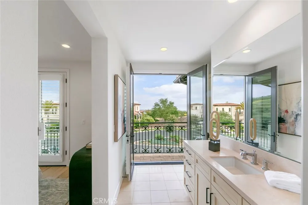 31 Seawatch Newport Coast, CA 92657