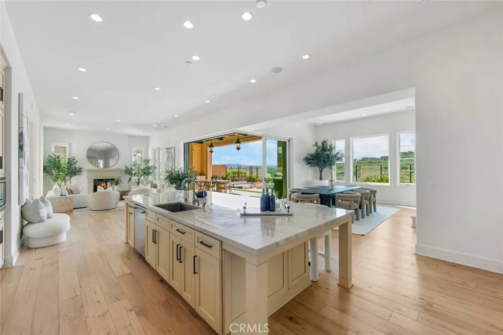 31 Seawatch Newport Coast, CA 92657