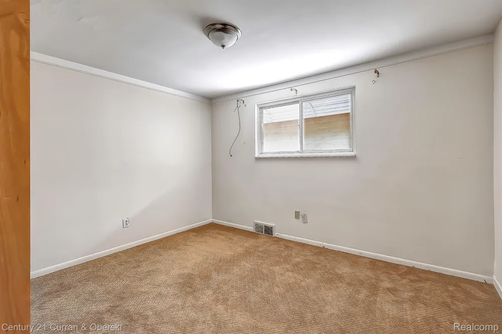 5635 OAKMAN BOULEVARD Dearborn City, MI 48126