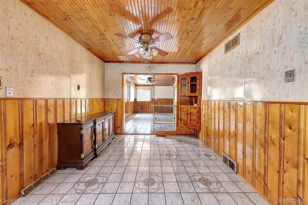 5635 OAKMAN BOULEVARD Dearborn City, MI 48126