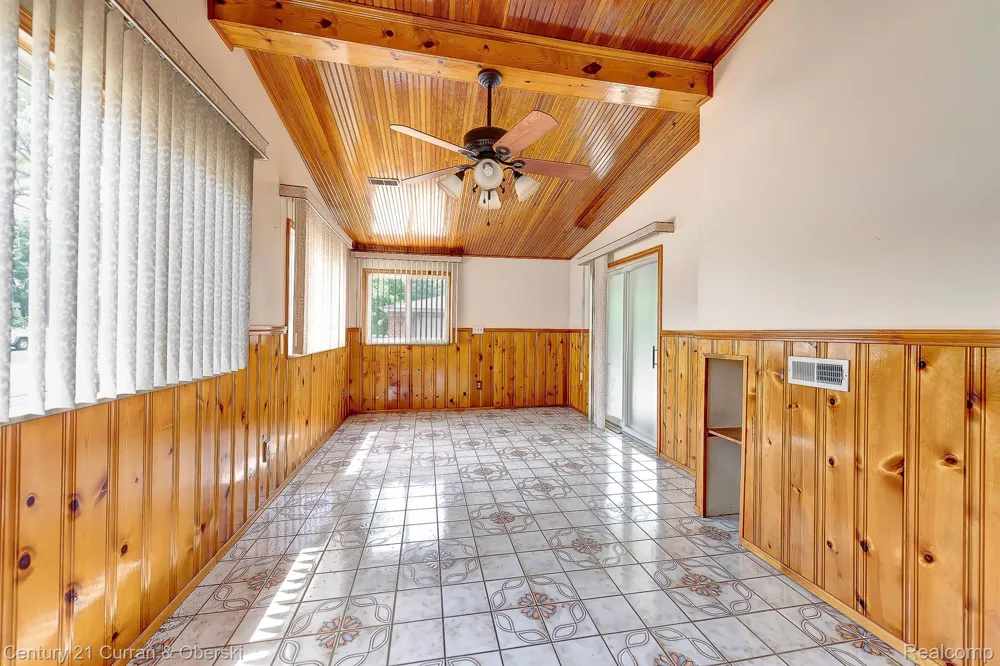 5635 OAKMAN BOULEVARD Dearborn City, MI 48126