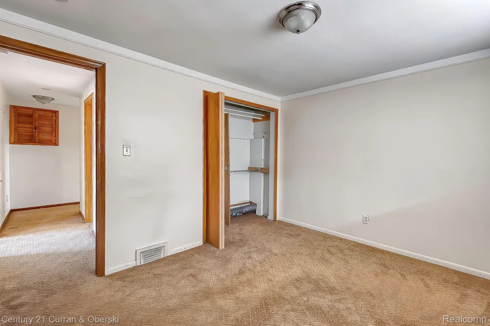5635 OAKMAN BOULEVARD Dearborn City, MI 48126