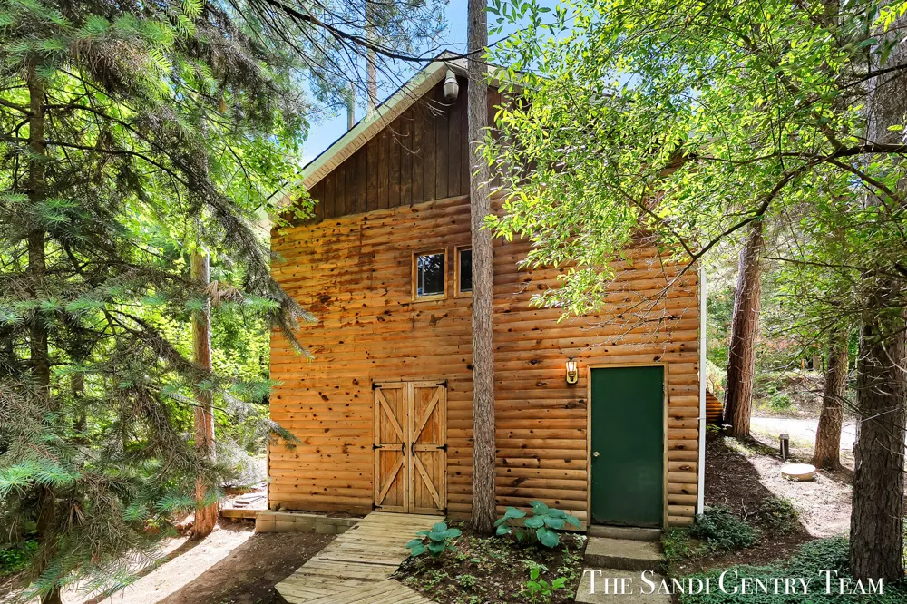 1360 E Bigelow Creek Trail Brooks Township, MI 49337
