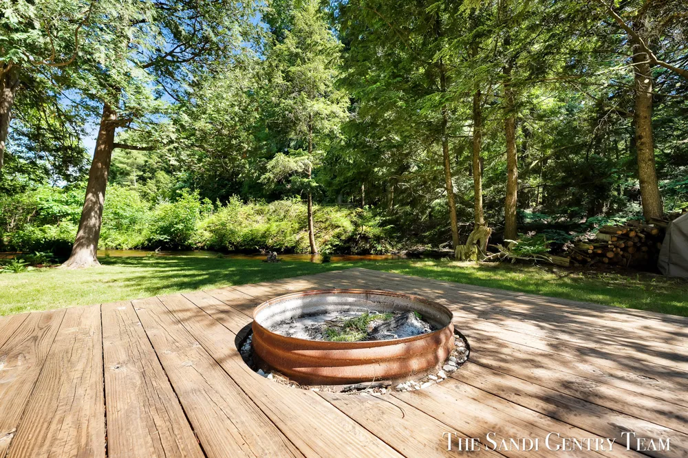 1360 E Bigelow Creek Trail Brooks Township, MI 49337