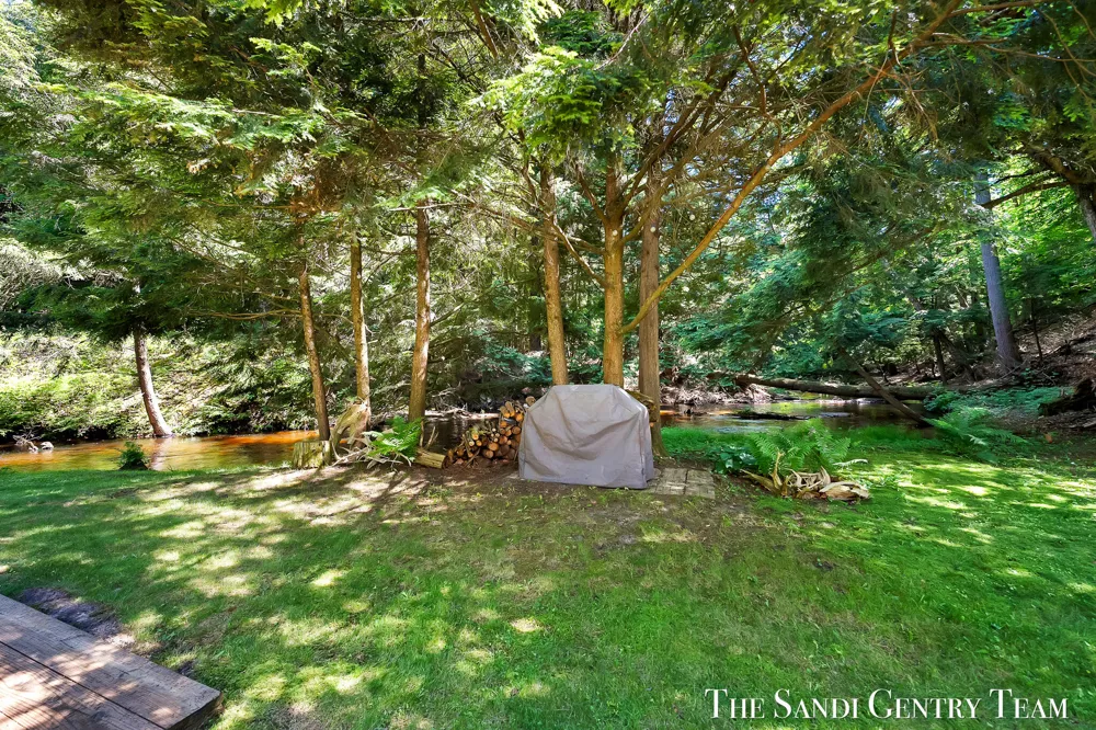 1360 E Bigelow Creek Trail Brooks Township, MI 49337