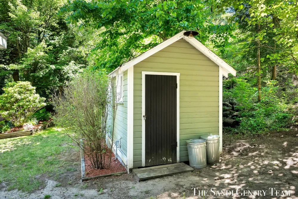 1360 E Bigelow Creek Trail Brooks Township, MI 49337