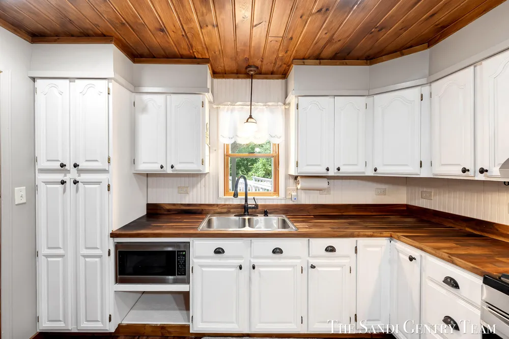1360 E Bigelow Creek Trail Brooks Township, MI 49337
