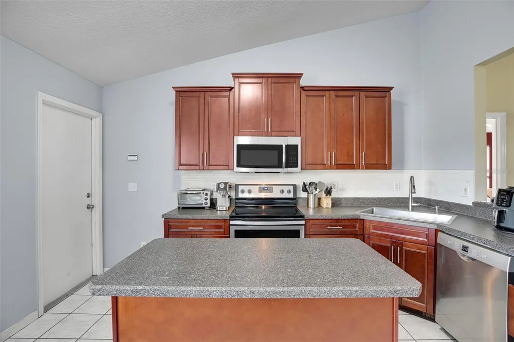 20123 MAXIM PARKWAY Orlando, FL 32833