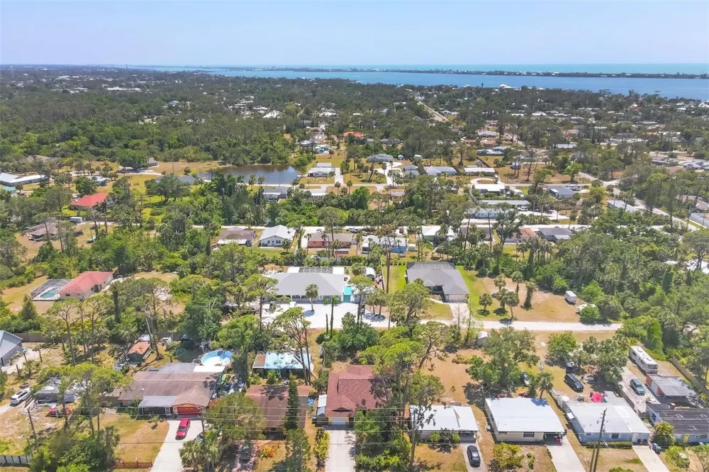 521 ARTISTS AVENUE Englewood, FL 34223