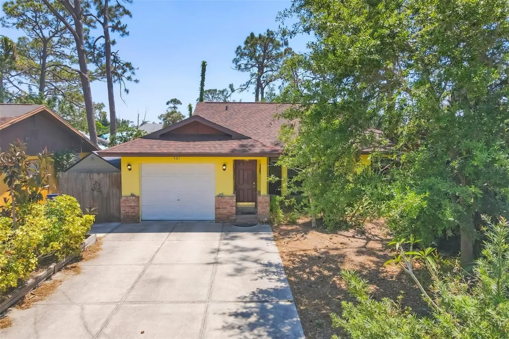 521 ARTISTS AVENUE Englewood, FL 34223