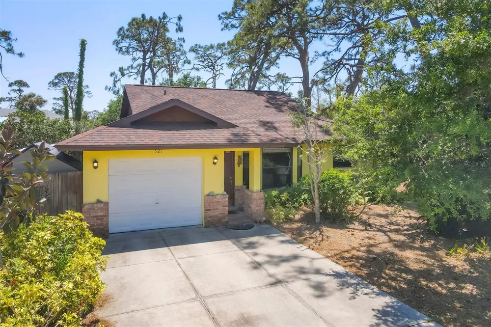 521 ARTISTS AVENUE Englewood, FL 34223