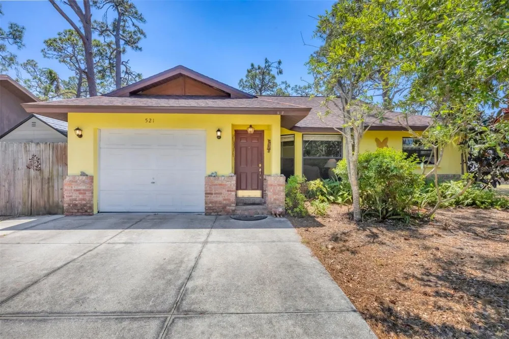 521 ARTISTS AVENUE Englewood, FL 34223