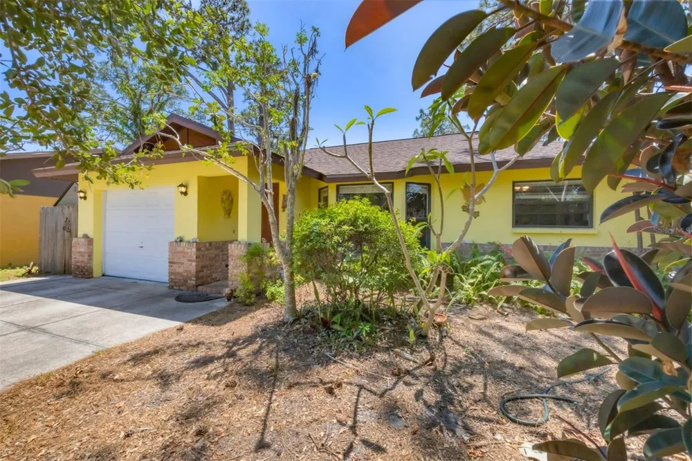 521 ARTISTS AVENUE Englewood, FL 34223