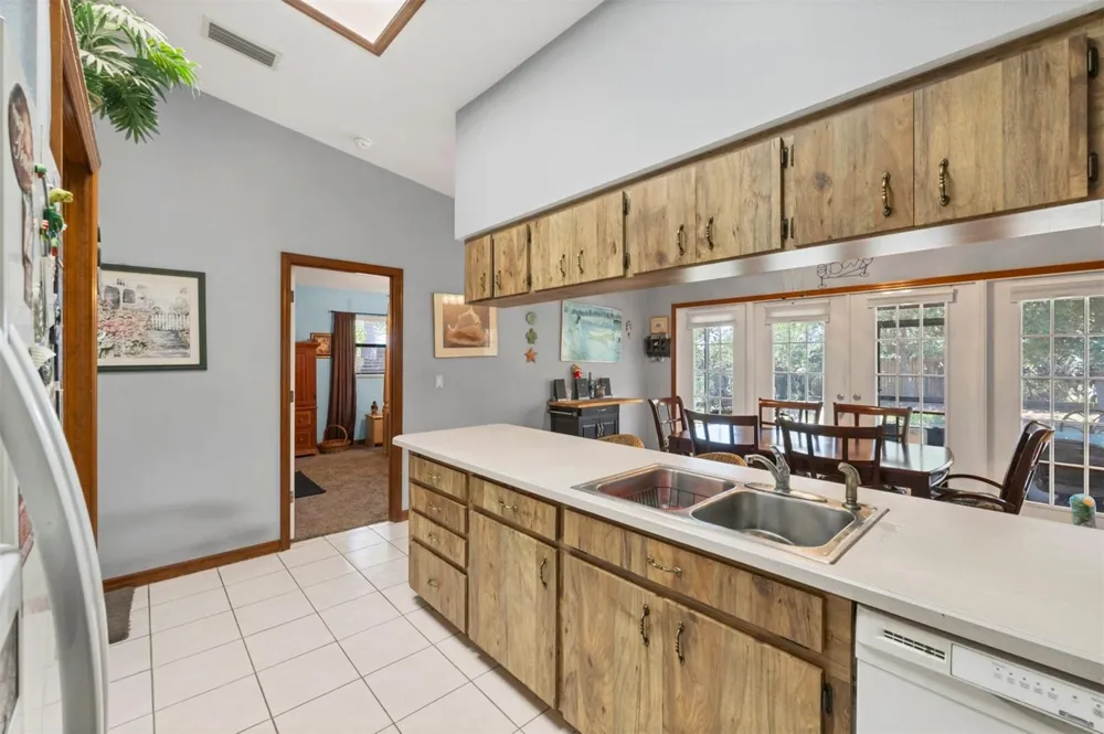 521 ARTISTS AVENUE Englewood, FL 34223