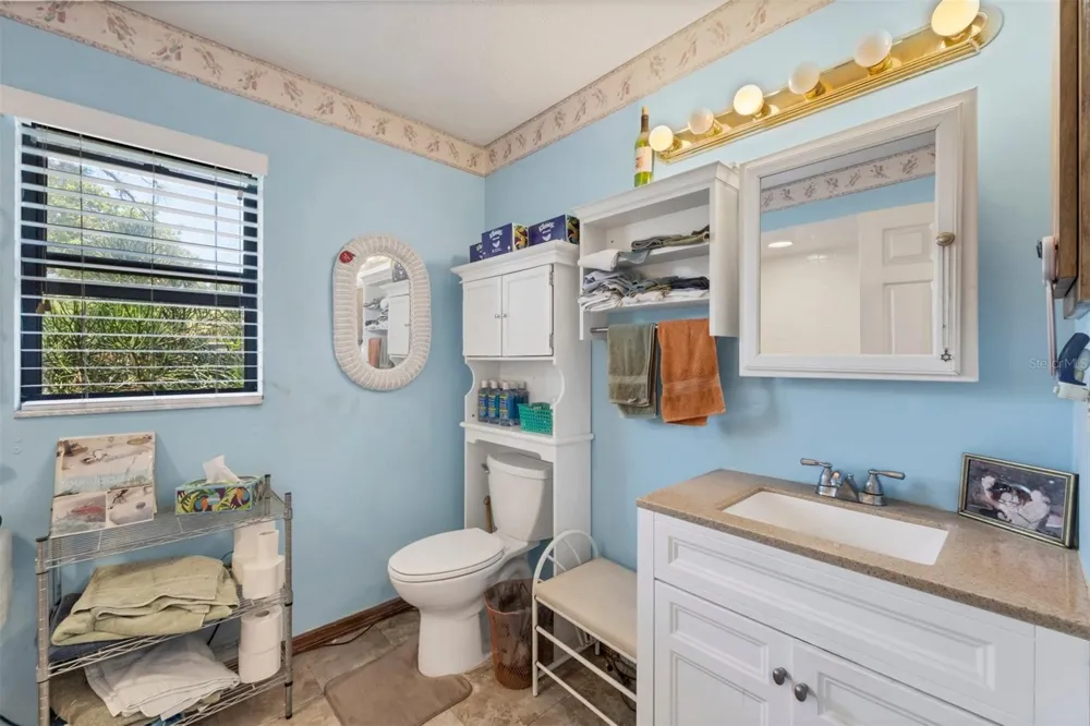 521 ARTISTS AVENUE Englewood, FL 34223