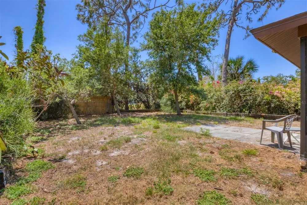 521 ARTISTS AVENUE Englewood, FL 34223