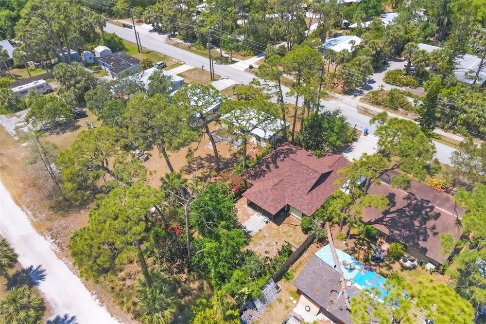 521 ARTISTS AVENUE Englewood, FL 34223