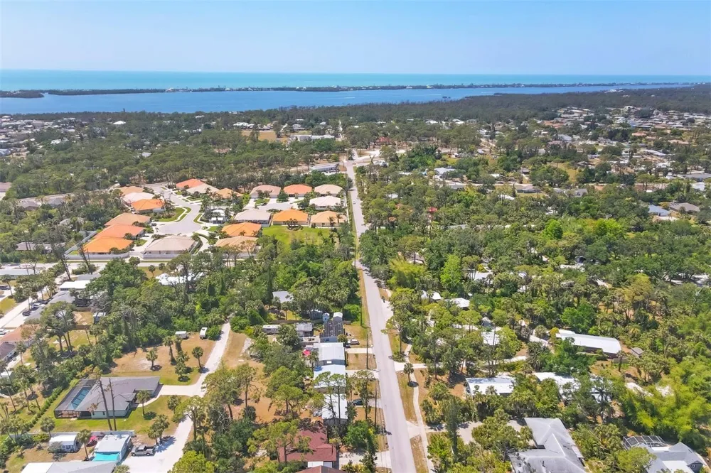521 ARTISTS AVENUE Englewood, FL 34223