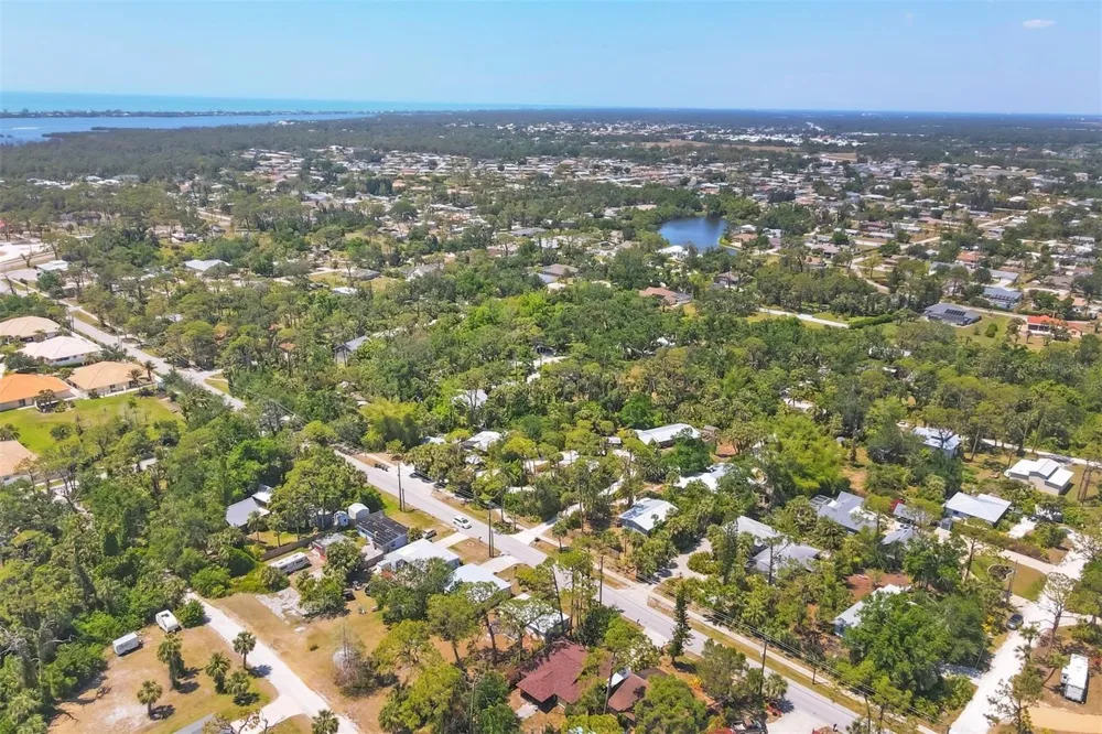 521 ARTISTS AVENUE Englewood, FL 34223
