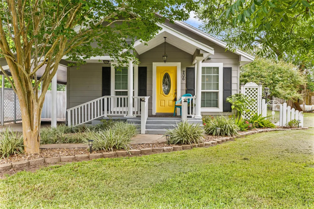 206 County Road 254 Ganado, TX 77962