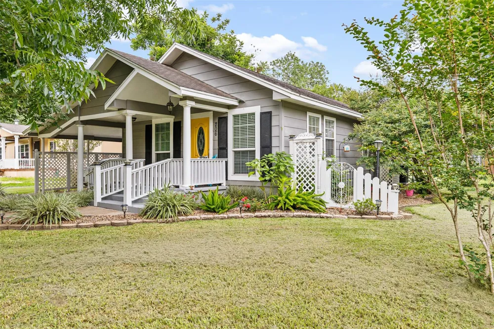 206 County Road 254 Ganado, TX 77962