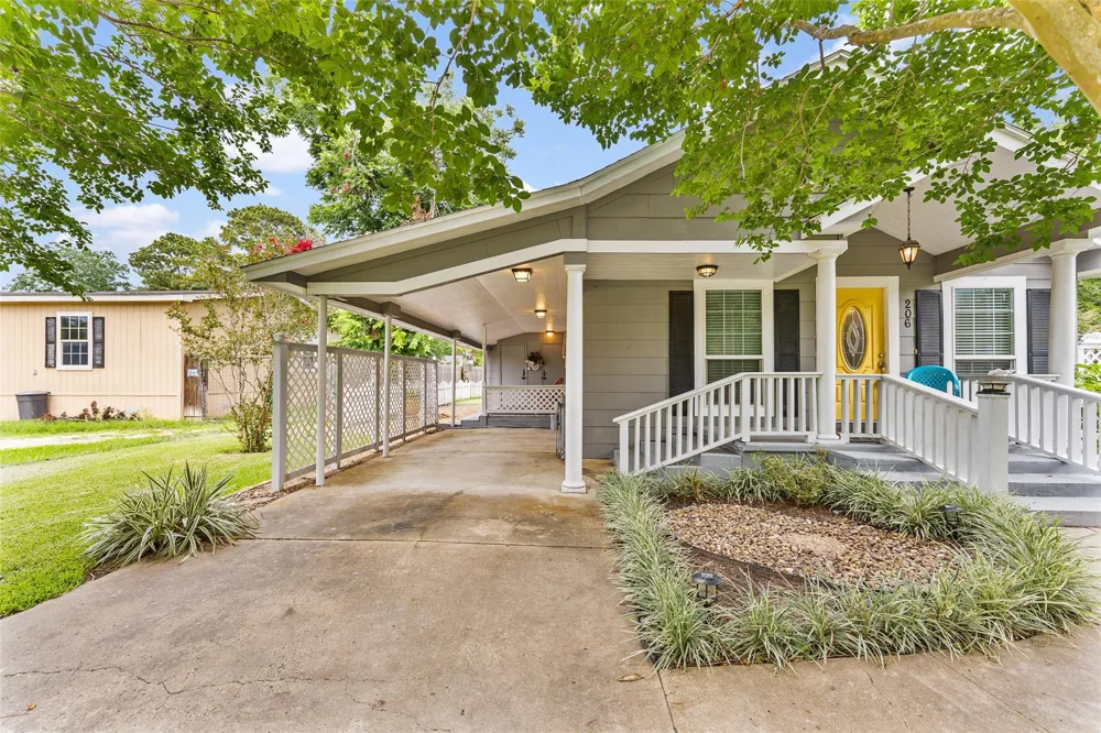 206 County Road 254 Ganado, TX 77962