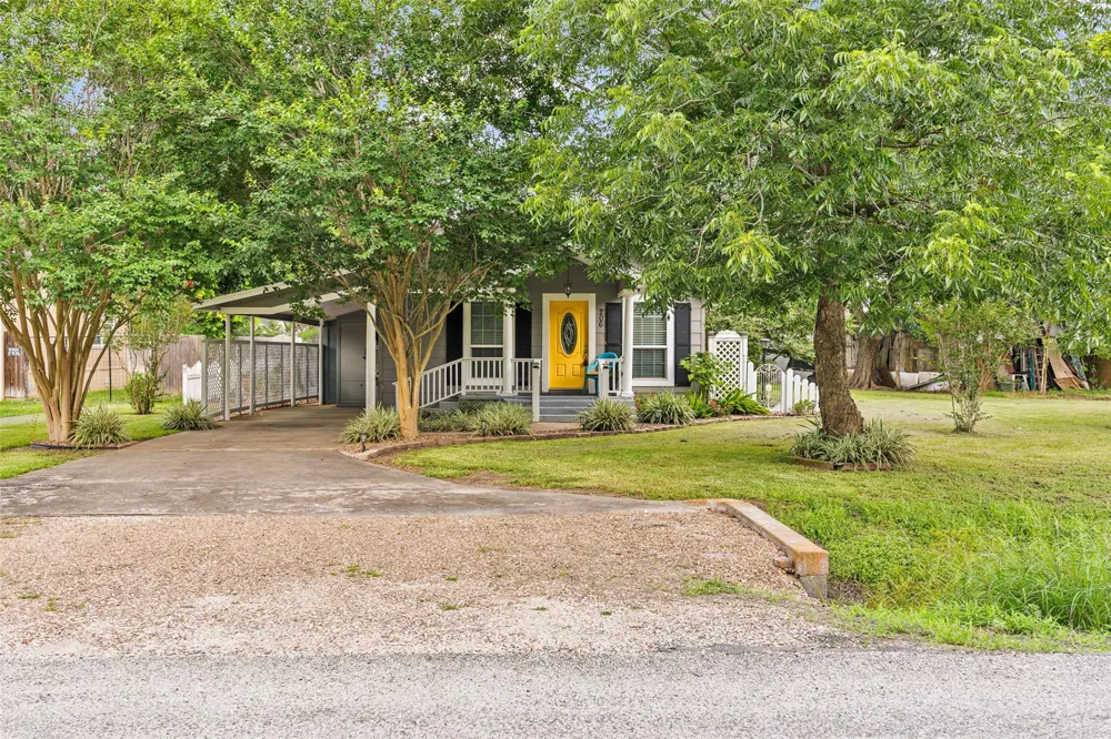 206 County Road 254 Ganado, TX 77962