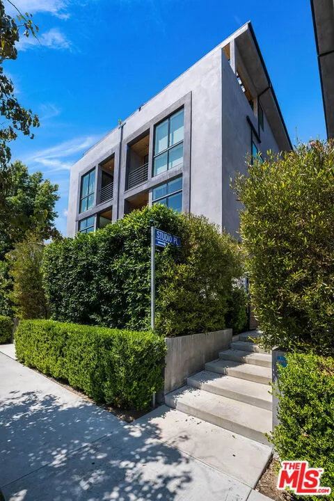 4425 Studio Place Studio City, CA 91602