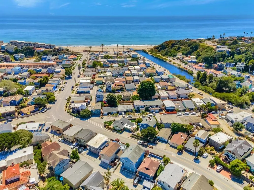 307 Treasure Island Aptos, CA 95003