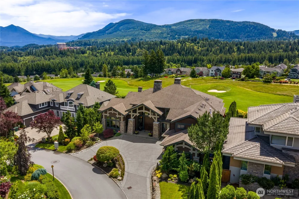 36207 SE Saint Andrews Lane Snoqualmie, WA 98065