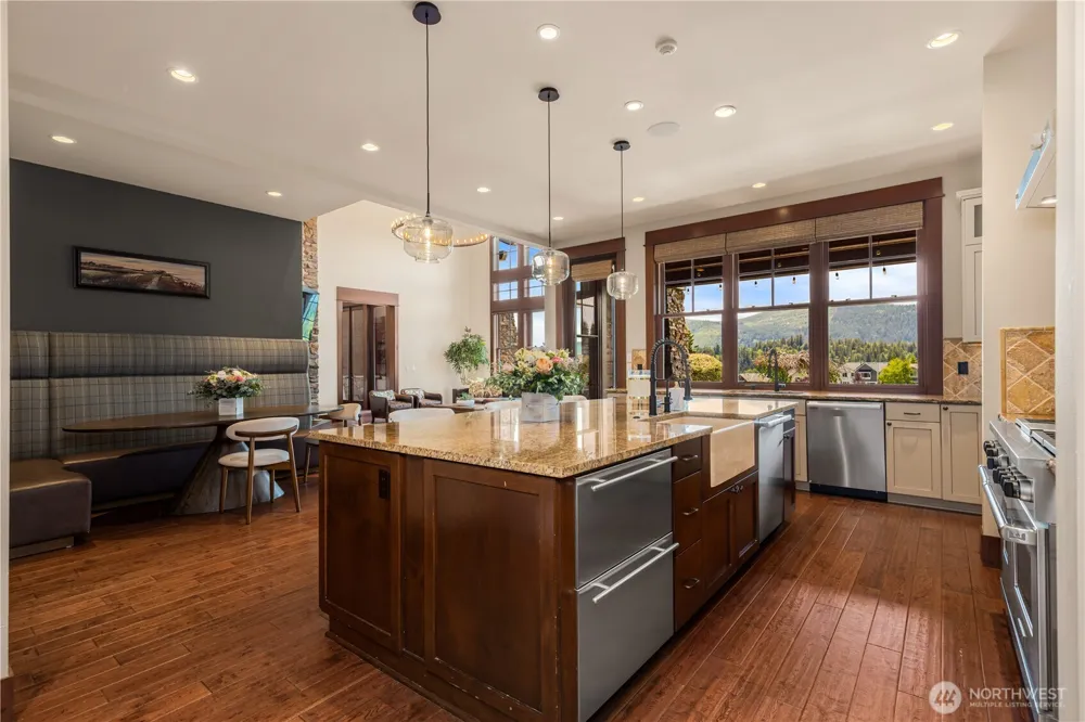 36207 SE Saint Andrews Lane Snoqualmie, WA 98065