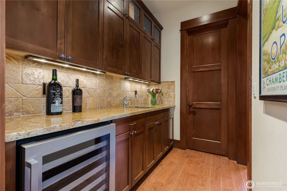 36207 SE Saint Andrews Lane Snoqualmie, WA 98065