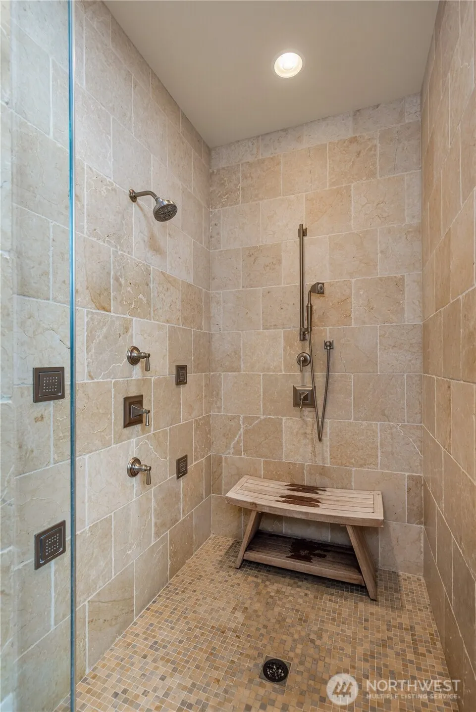 36207 SE Saint Andrews Lane Snoqualmie, WA 98065