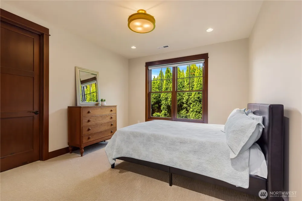 36207 SE Saint Andrews Lane Snoqualmie, WA 98065