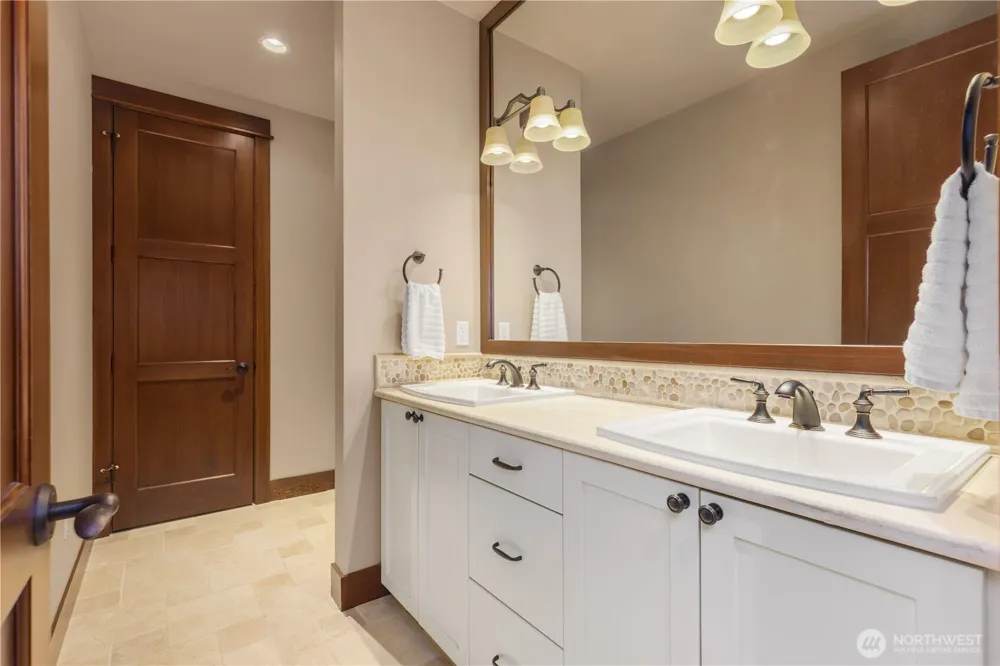36207 SE Saint Andrews Lane Snoqualmie, WA 98065