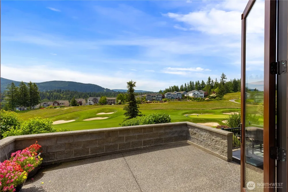 36207 SE Saint Andrews Lane Snoqualmie, WA 98065