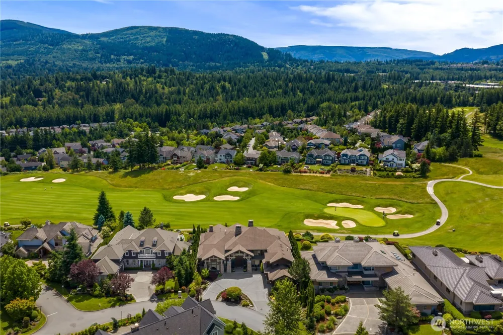 36207 SE Saint Andrews Lane Snoqualmie, WA 98065