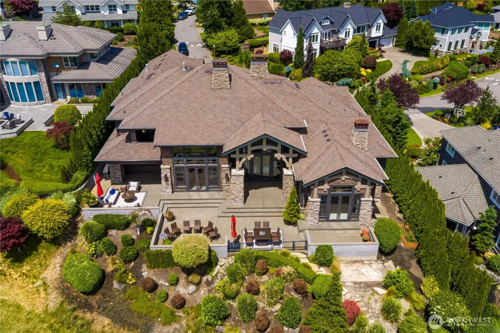 36207 SE Saint Andrews Lane Snoqualmie, WA 98065