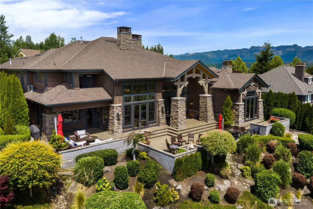 36207 SE Saint Andrews Lane Snoqualmie, WA 98065