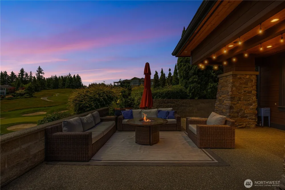 36207 SE Saint Andrews Lane Snoqualmie, WA 98065